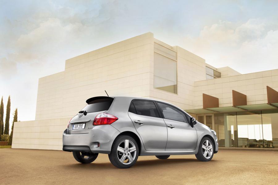  Toyota Auris 2010 года  (фото 10 из 59)
